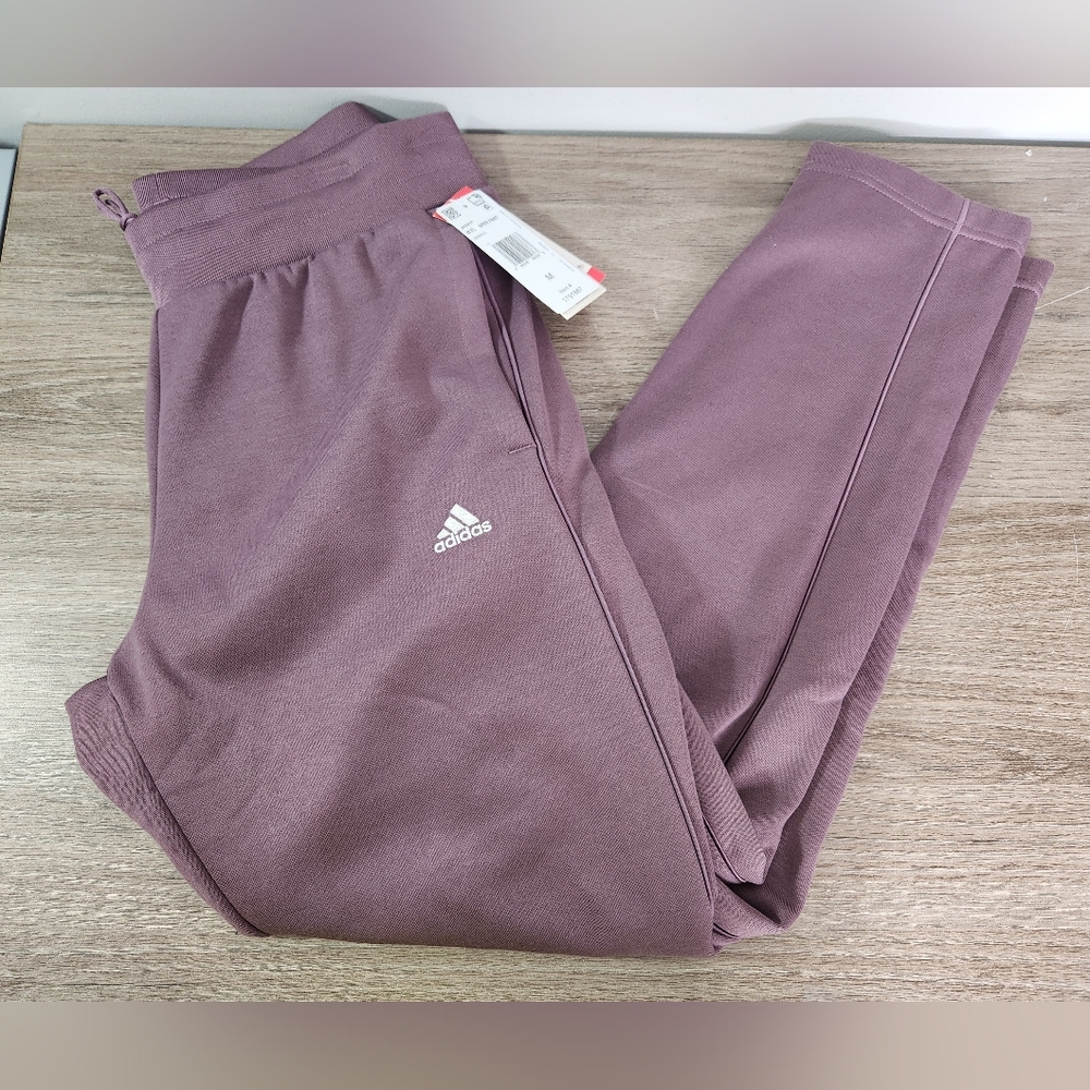 Adidas Women's Relaxed Fit Tapered Legs Fleece Pant